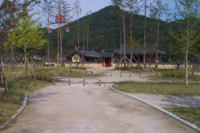 [내고장통신]울진 남사고선생 유적지 관리소홀로 관광객 외면