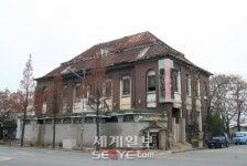 흑백영화 같은 여행지 군산…마치 빛바랜 기억처럼 향수 자극