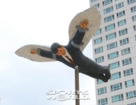 2008 부산비엔날레 개막… 발칙한 상상 71일간의 미술일주