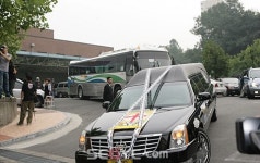 [포토on] 장례식장 떠나는 故안재환 운구차량