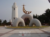 ‘98살’된 울진 죽변등대 새단장