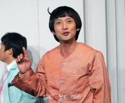 [포토on] 정신병자로 열연하는 이동규