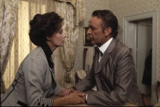 비극적인 사랑에 빠진 중년의 연인