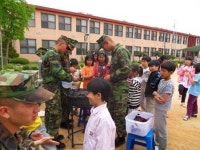 접적지 옹정초등학교의 이색 스승의 날 기념행사