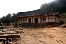 전통한옥 산촌으로 옮겨와 다시 짓는 이유