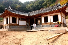 전통한옥 산촌으로 옮겨와 다시 짓는 이유