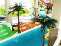 포시즌 워터파크서 신나는 여름을