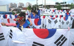 광복절 기다리는 태극기들