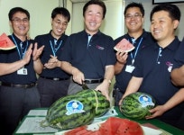 웅진코웨이 홍준기 사장 말복에 직원에게 수박 한통씩 선물