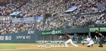 프로야구 시즌 막바지 신기록 관중