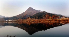 가을하늘 오색 단풍길… 강변여행 상쾌해요