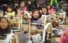 장구 치며 즐거운 시간
