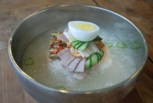 강남미식가 사로잡던 산봉냉면, 청담면옥으로 도산대로 오픈!