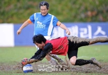 [SW포토]선방하는 김근영