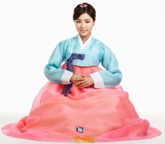 한복입은 신세경 화사한 동양미 물씬