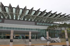 명품 신경주역, 지역주민들도 상인들도 불만이다