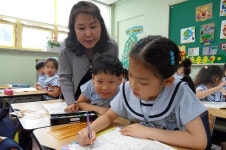 교사들이 국한혼용 국어교과서 만들고… 교내 한자대회 열고…
