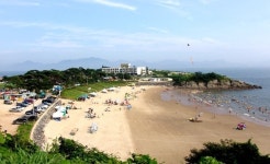 모항해수욕장에 홍상수 감독 떴다