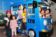 ‘버스 데이’ 동심은 즐거워