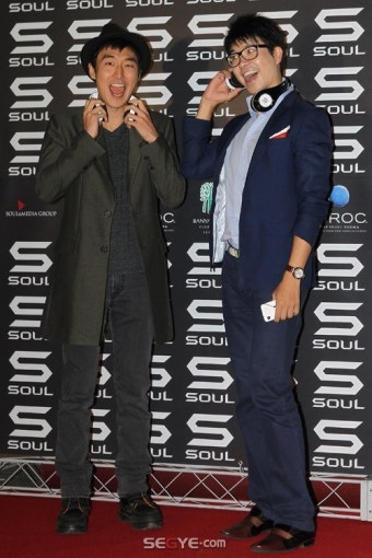 [포토] 박수홍-김인석 '오늘 포인트는 헤드폰이에요'