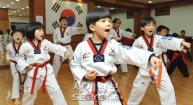 추위도 이기는 힘찬 기합