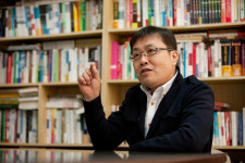전민식 개를 산책시키는 남자, 2사분기 우수도서 선정