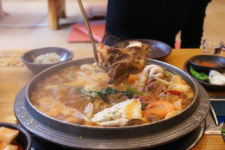 여름철 실속 보양식 ‘감자탕’이 뜬다