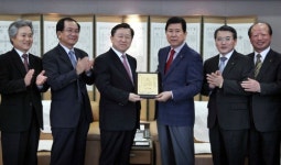 농협, 농업인 조합원 건강챙긴 강북삼성병원에 감사패 전달!