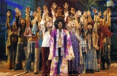 [현수정의 공연 돋보기] 뮤지컬 속 전쟁