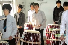 [문화예술이 흐르는 학교탐방] ⑨ 충남 천안중 난타동아리 ‘두두두드림’