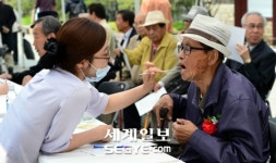 [포토] 어르신 치과 이동진료