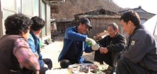 17년간 산골마을에 情을 실어 나른 트럭 배달부