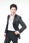 홍원빈, 하와이 유명 낚시 잡지 표지모델 발탁 역시 트로트계의 원빈