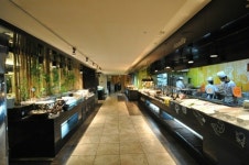 ‘압구정 에 비슈라’, 힐링부페 레스토랑으로 변신