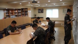 [S 스토리] 동기 생활관·게임방·진공청소기… “요즘 진짜 좋아졌軍”