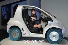 [포토] “펑크나지 않는 타이어 구경하세요”