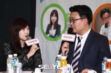 [포토] 이슬기 과장-서경덕 교수, 즐기는 기부 문화