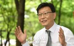 “도서관은 내집 같이 편안해야, 청소년 전용공간 준비 중이죠”
