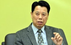 학생 손 닿는 곳 어디나 사전 비치… “집에서도 단어 찾아요”