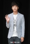 [포토] 효준, 어색하네~