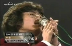 10월의 마지막 밤 이제 한 시간 남았네 이 날이면 화제가 되는 이용의 잊혀진 계절 화제