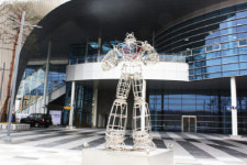 KTX 포항역사에 세워진 철 작품