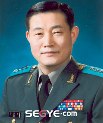 軍, 중장급 인사···합참차장 신원식·해병대사령관 이상훈
