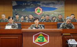 朴대통령, 3군 사령부 전격 방문