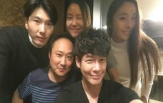 돋움 엔터 소속 배우 강은탁-이현지-박정진 등 부국제서 동료애 과시! 꽃밭이야