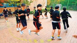 시간·장소 구애없어… 축구 못지않은 인기