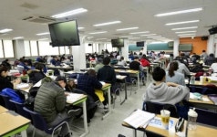 [르포] 학습·생활지도 OK… 120만원대 고시원 등장
