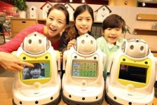 롯데마트몰, 유아동 교육 로봇 아이로비G 출시!