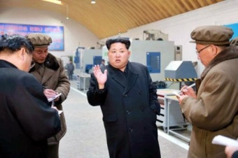 김정은, 제재 앞두고 미사일 생산기지 시찰