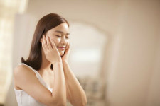 미세먼지때문에 피곤한 피부...황사철 피부관리팁은?